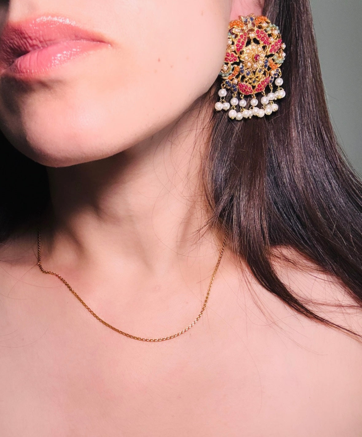 Dia circle hoop earrings with gold-plated round frame and hammered finish