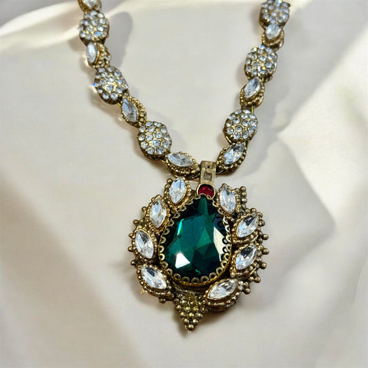 Green Kundan necklace