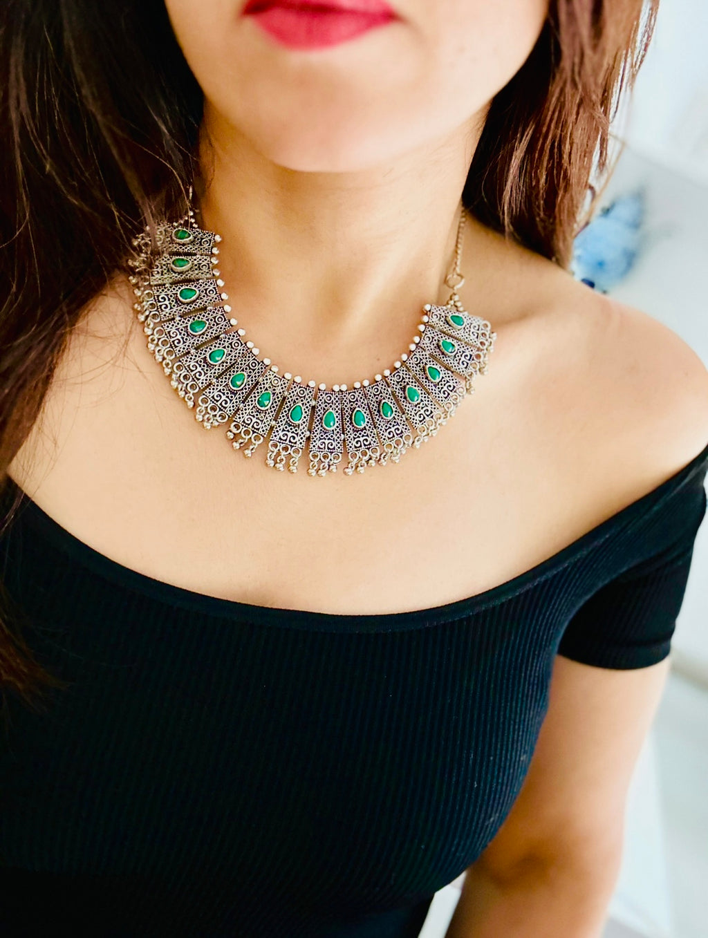 Royal elegance statement necklace with crystal and pearl bridal design