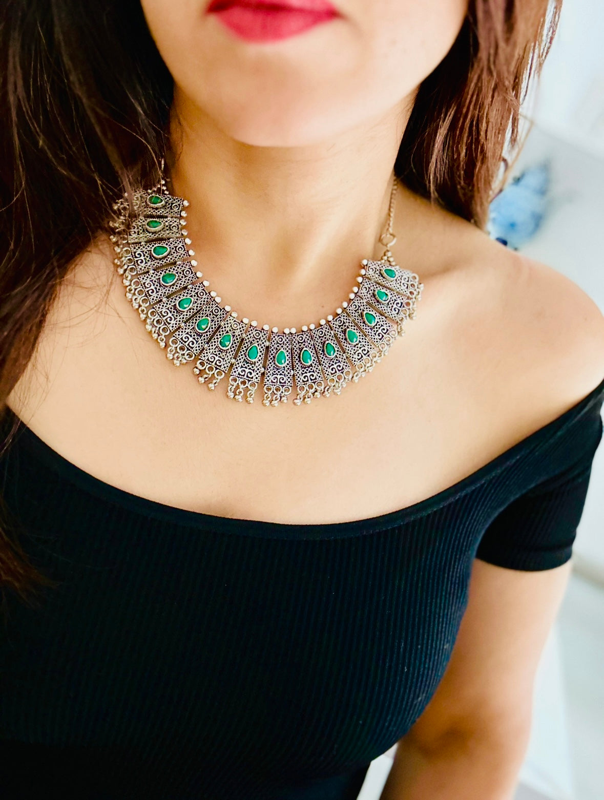 Royal elegance statement necklace with crystal and pearl bridal design